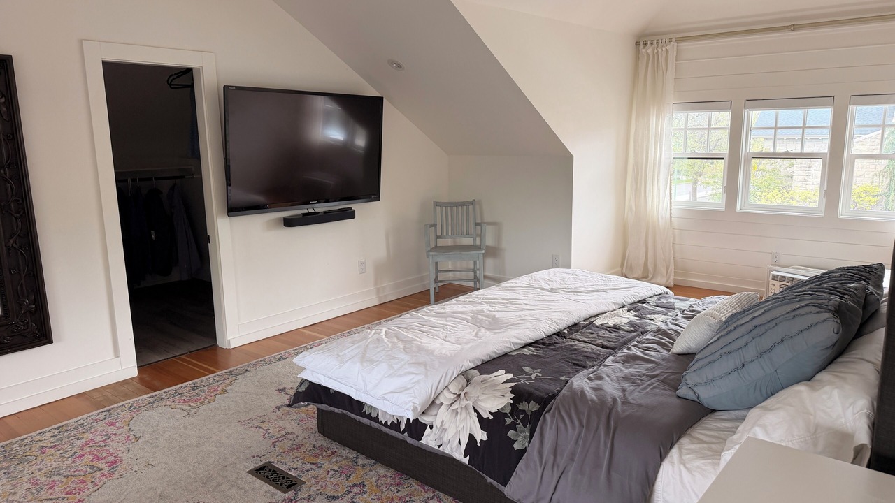 Photo of Bedroom in South Central