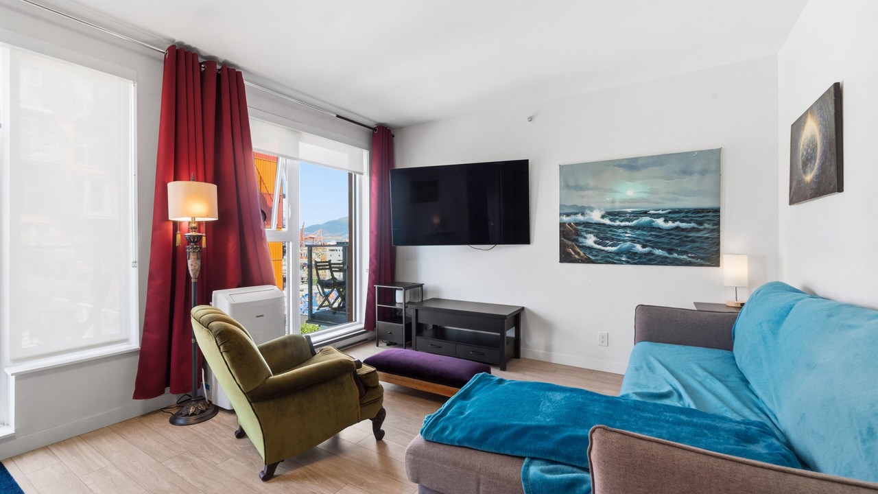 Photo of Livingroom in Downtown Eastside