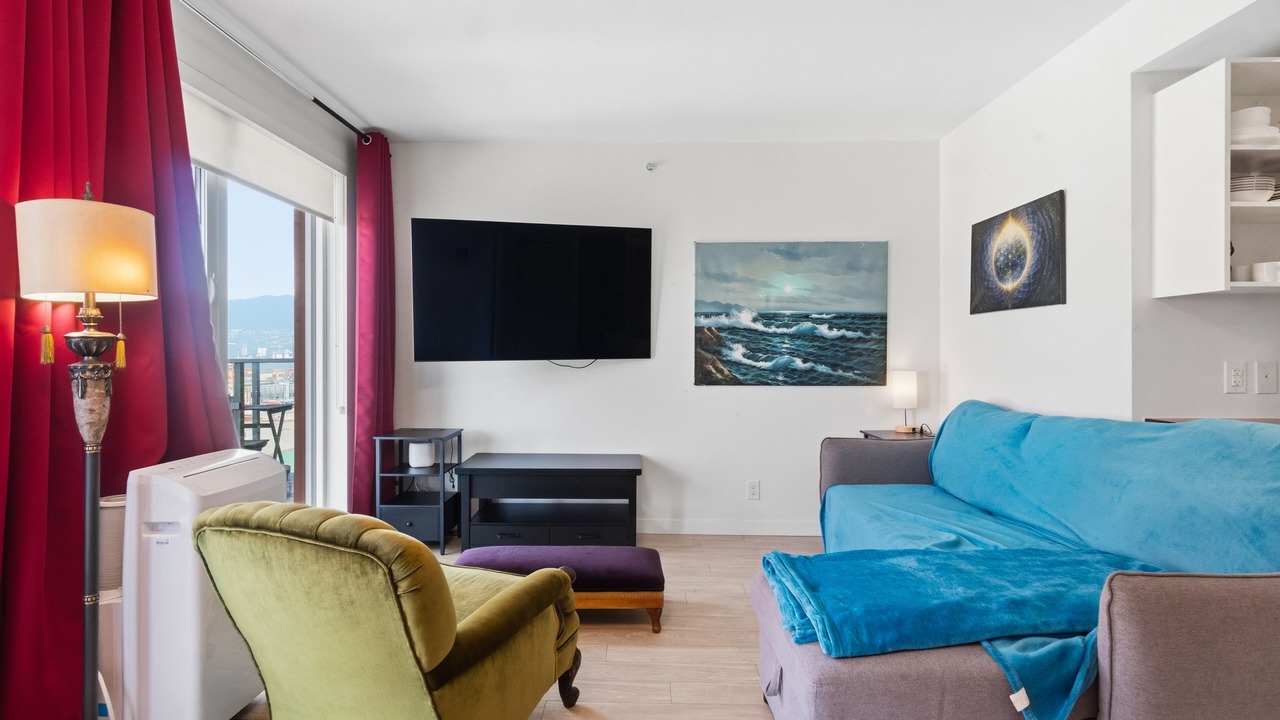 Photo of Livingroom in Downtown Eastside