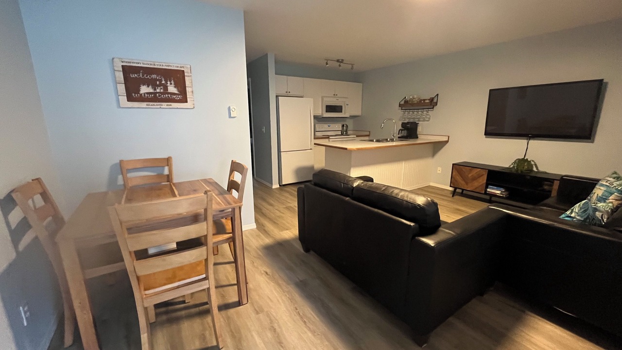 Photo of Livingroom in Sicamous