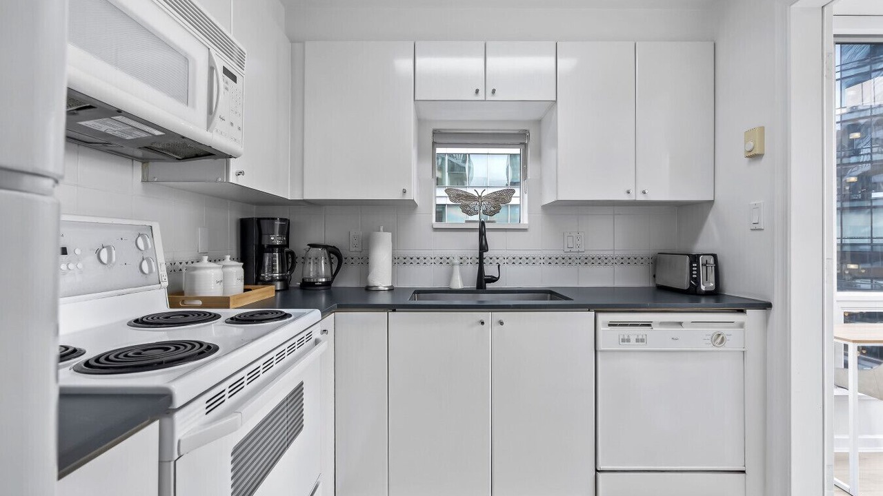 Photo of Kitchen in Coal Harbour