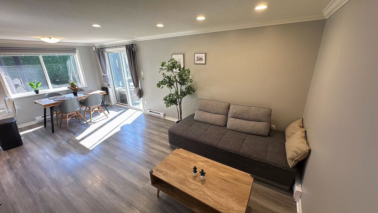 Photo of Livingroom in Steveston