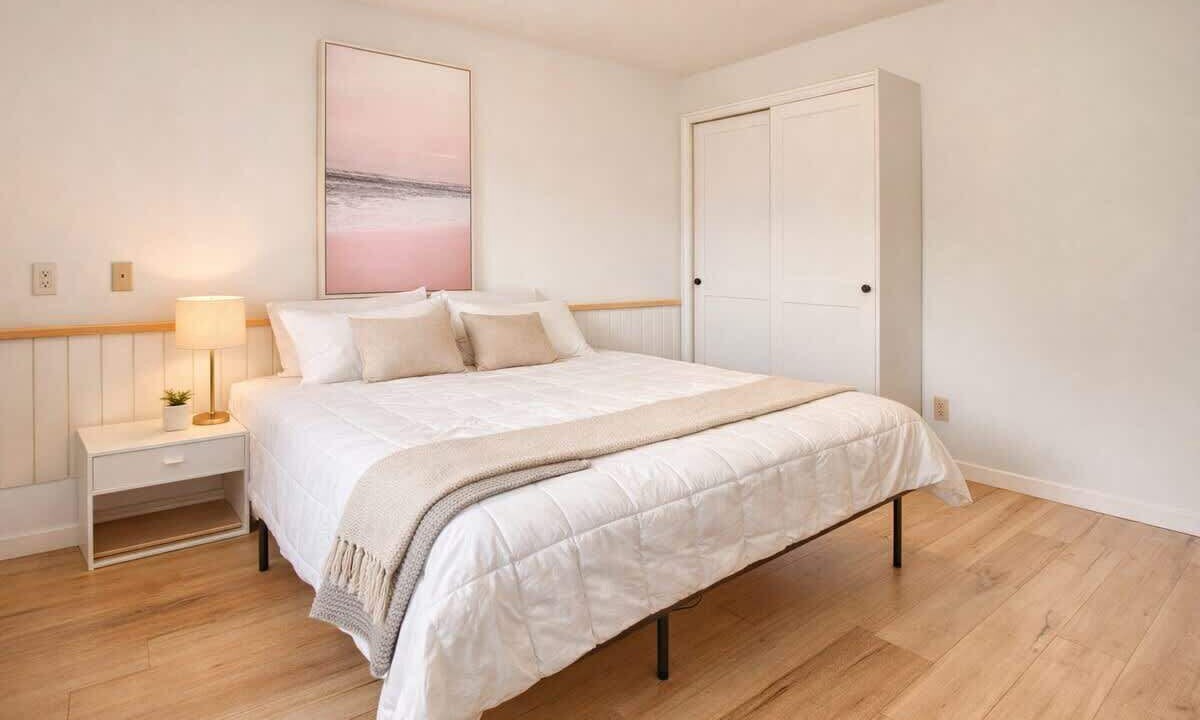 Photo of Bedroom in Halfmoon Bay