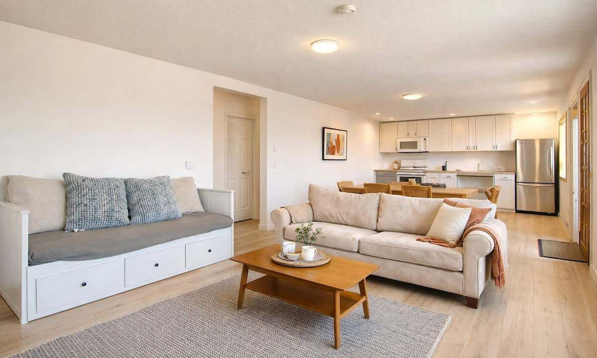 Photo of Livingroom in Halfmoon Bay