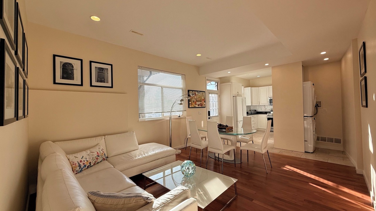 Photo of Livingroom in Burnaby