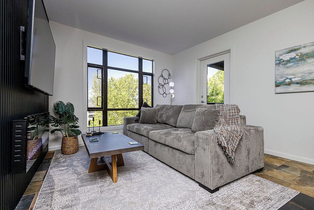 Photo of Livingroom in South Pandosy