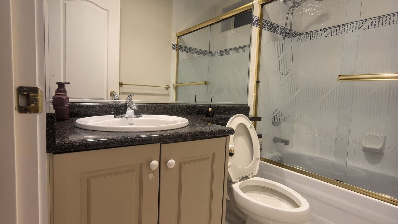 Photo of Bathroom in Arbutus Ridge