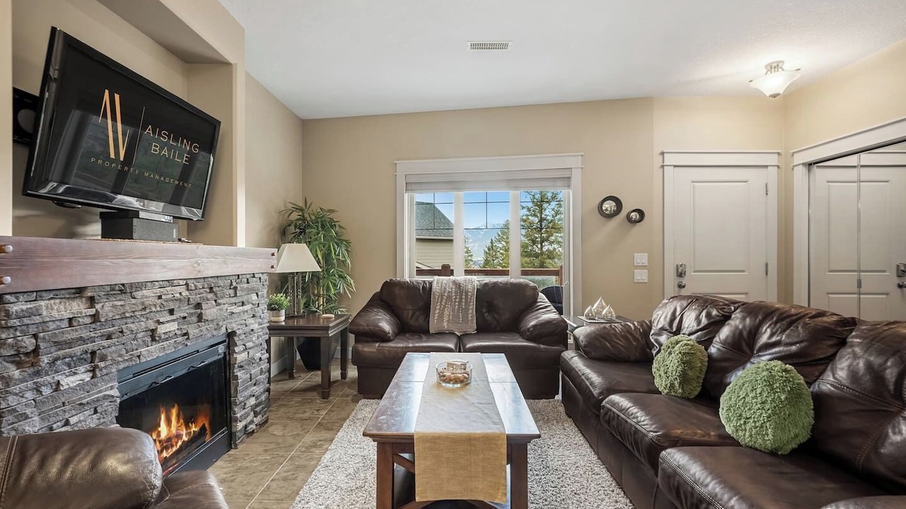 Photo of Livingroom in East Kootenay
