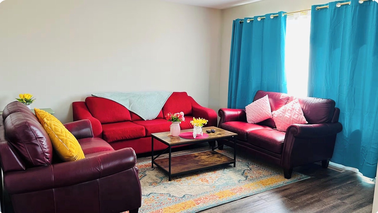 Photo of Livingroom in Sylvan Lake