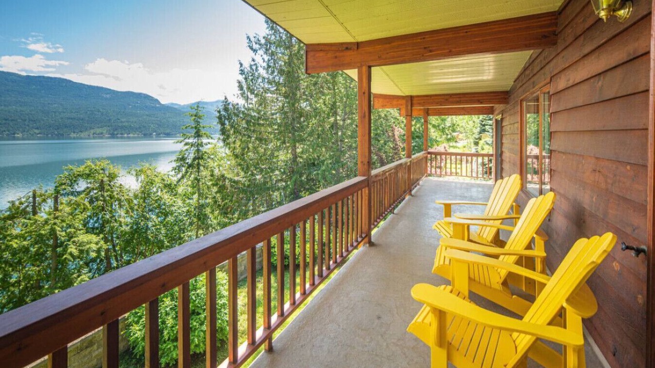 Photo of Patio Balcony in Ainsworth Hot Springs