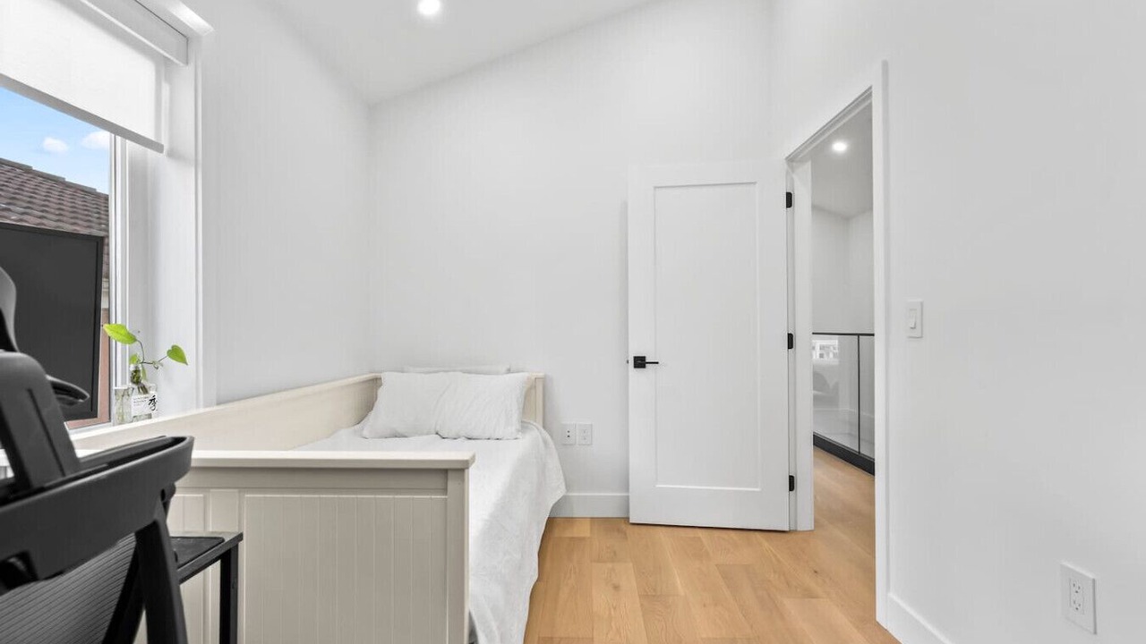 Photo of Bedroom in Riley Park