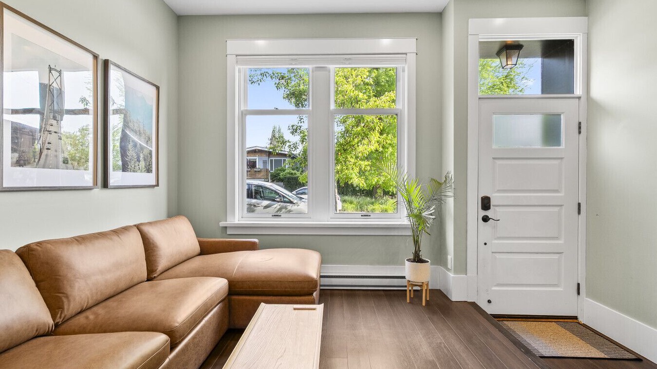 Photo of Livingroom in Riley Park