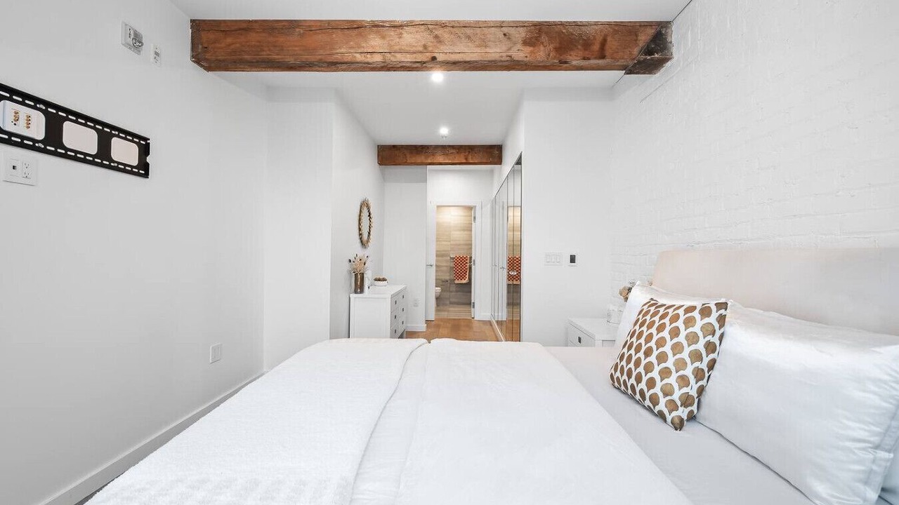 Photo of Bedroom in Chinatown