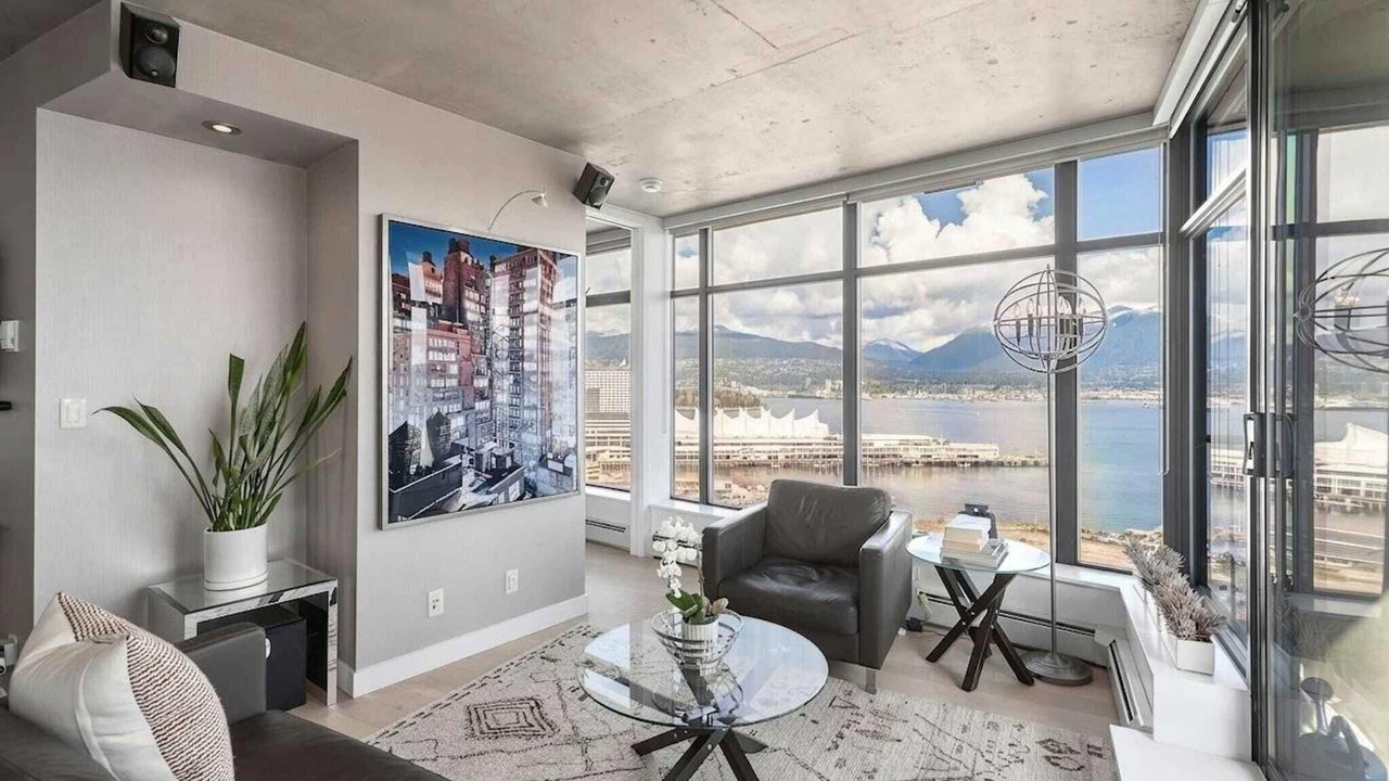 Photo of Livingroom in Gastown