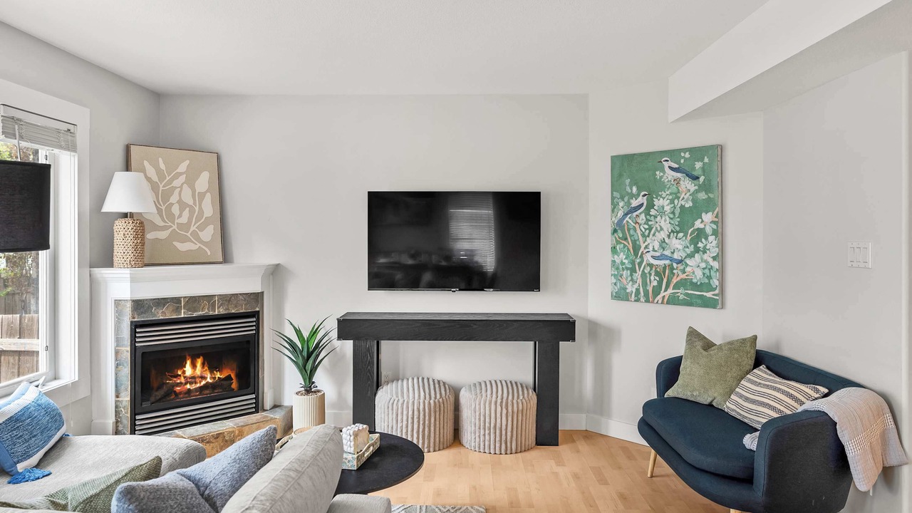 Photo of Livingroom in Sylvan Lake