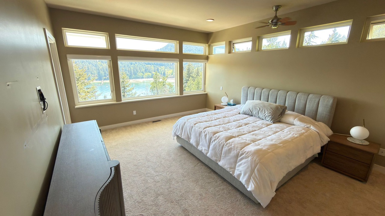 Photo of Bedroom in Bowen Island