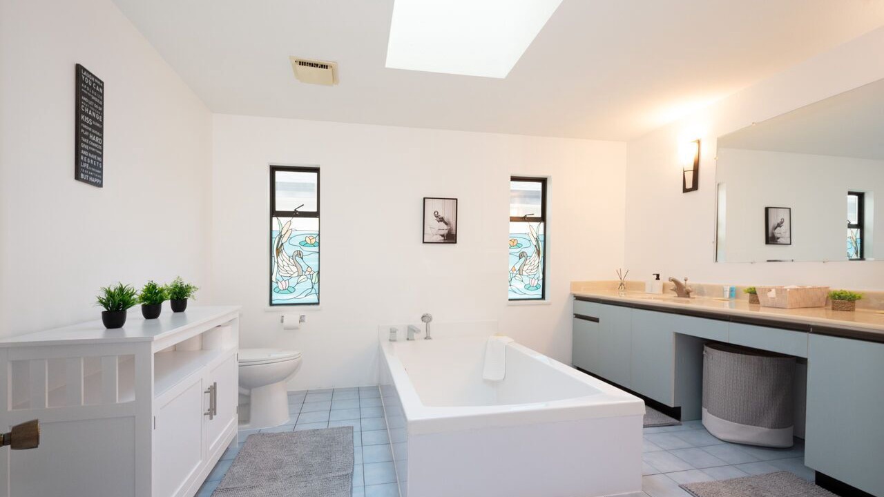 Photo of Bathroom in Renfrew-Collingwood