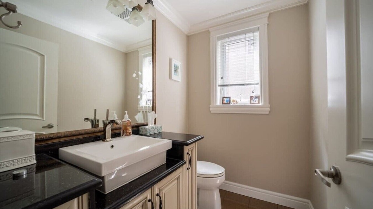 Photo of Bathroom in Upper Lonsdale