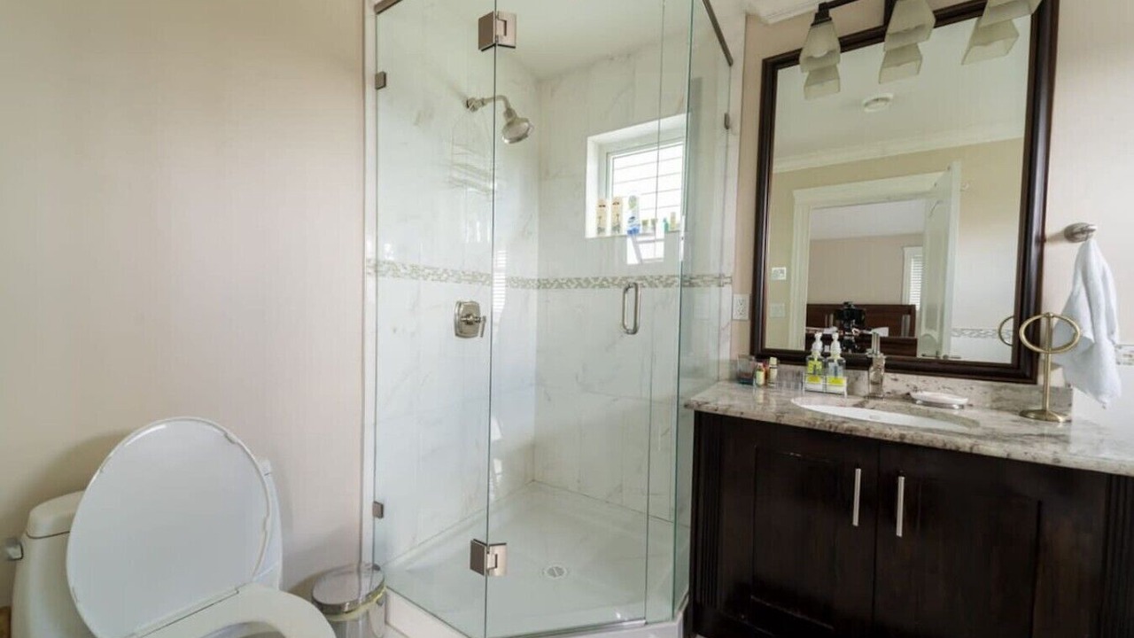Photo of Bathroom in Upper Lonsdale