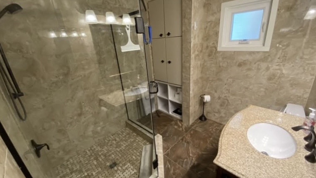 Photo of Bathroom in Osoyoos