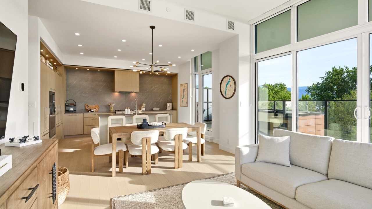 Photo of Livingroom in South Pandosy