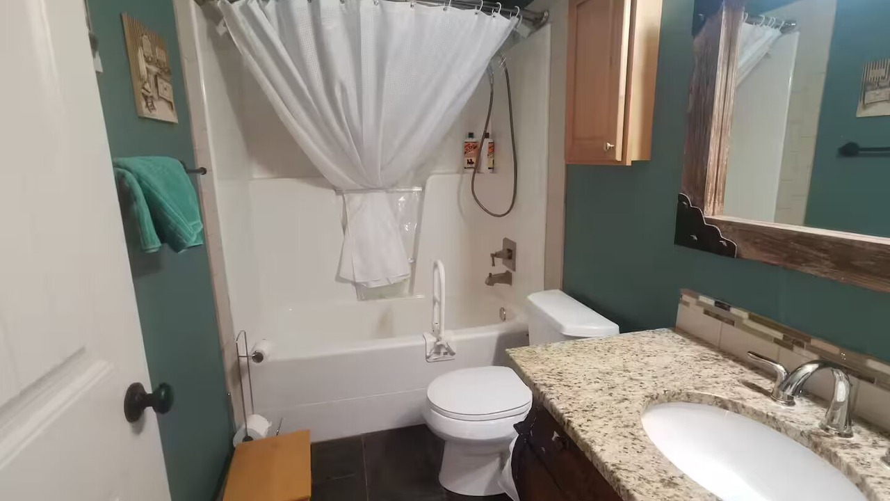 Photo of Bathroom in Vulcan County