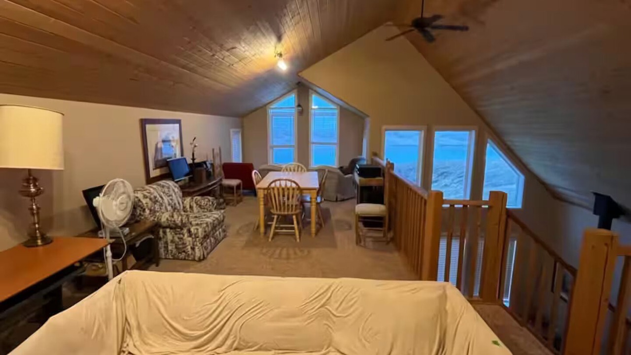 Photo of Livingroom in Vulcan County