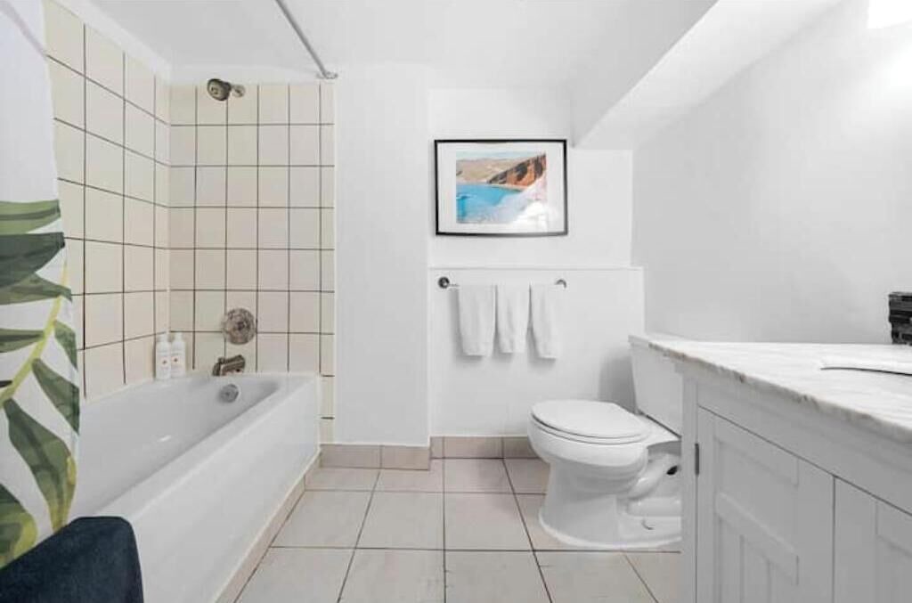 Photo of Bathroom in Central Lonsdale