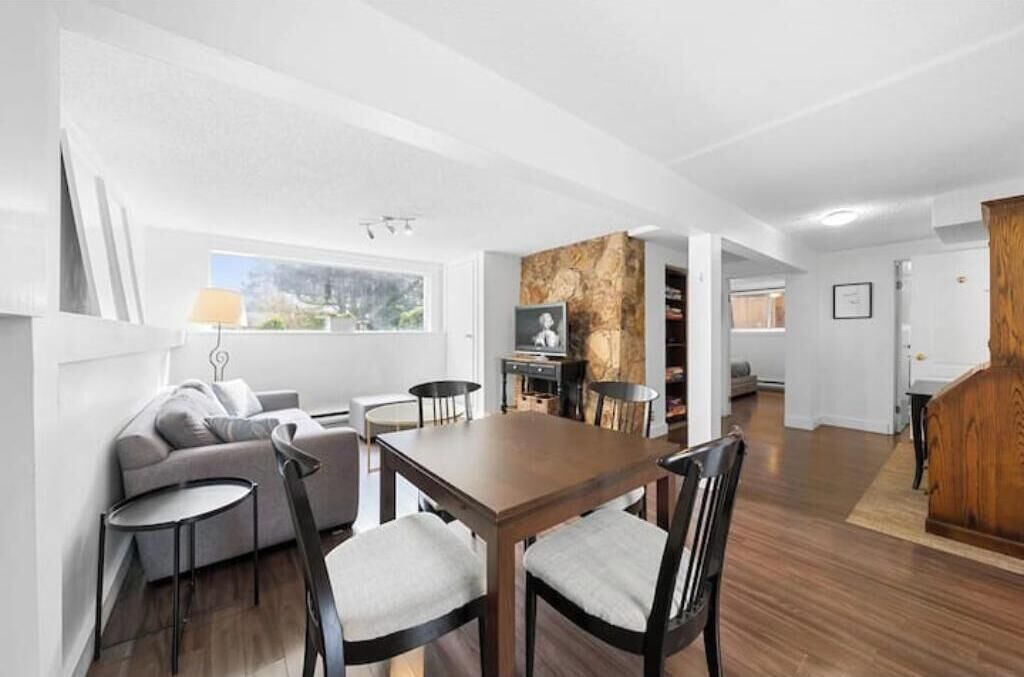 Photo of Livingroom in Central Lonsdale