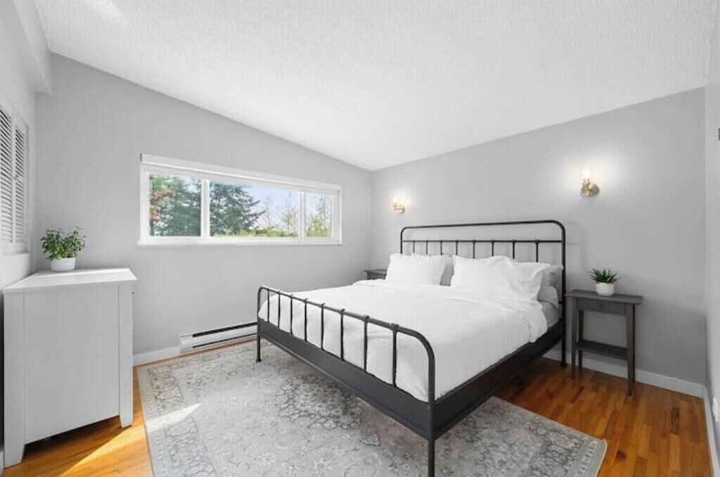 Photo of Bedroom in Central Lonsdale