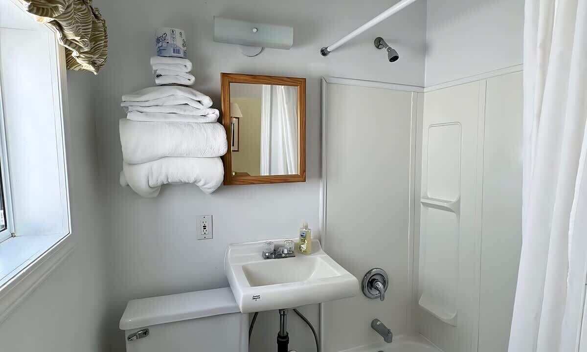 Photo of Bathroom in Osoyoos