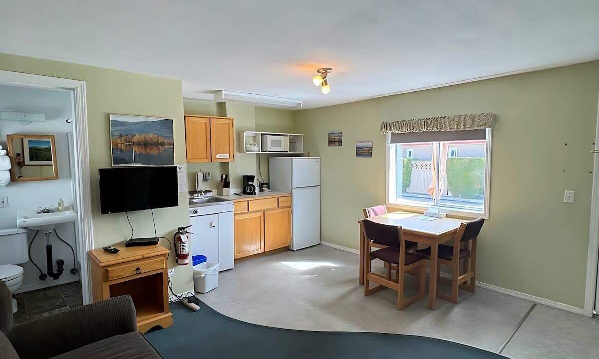Photo of Livingroom in Osoyoos