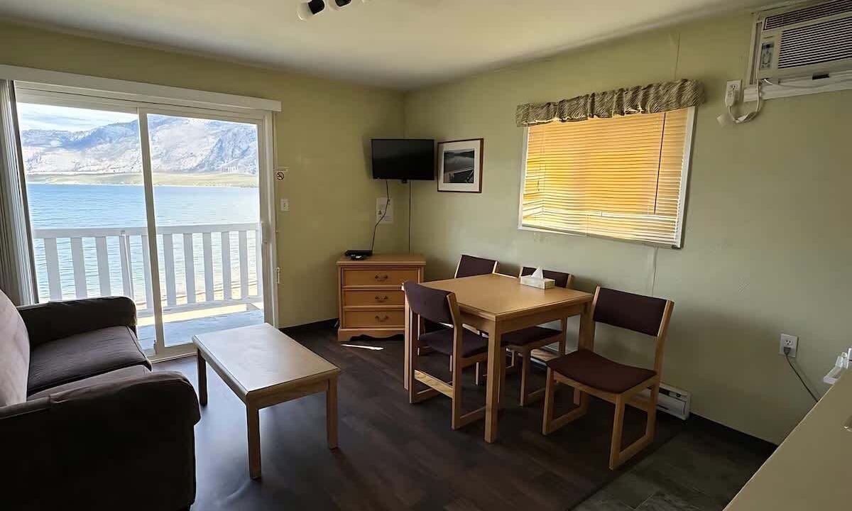 Photo of Livingroom in Osoyoos