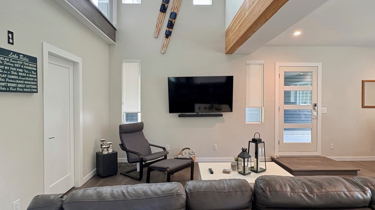 Photo of Livingroom in Anglemont