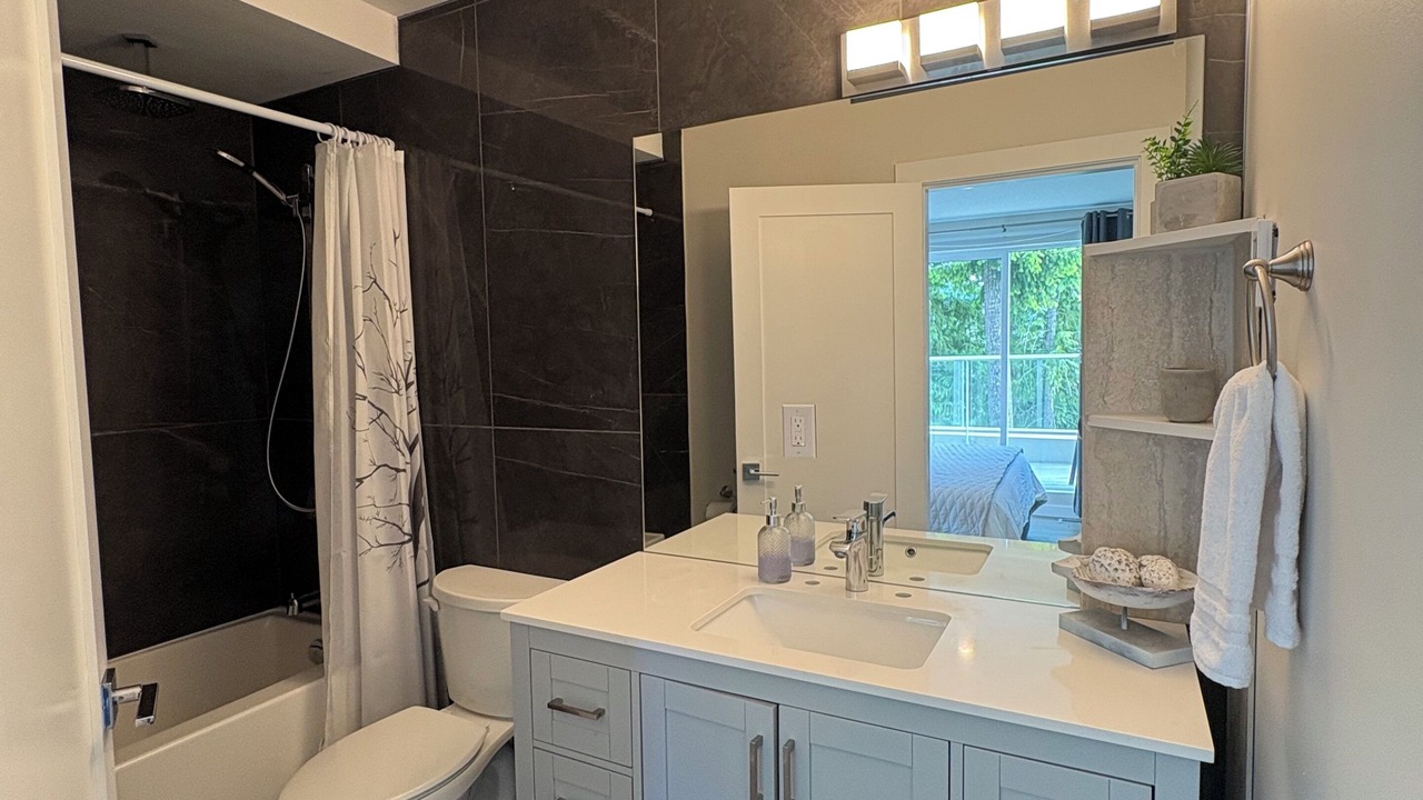 Photo of Bathroom in Anglemont