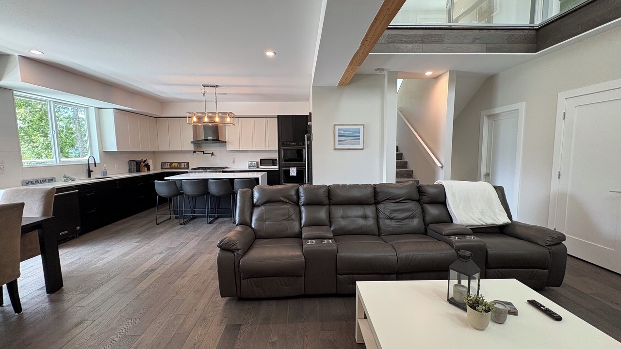 Photo of Livingroom in Anglemont