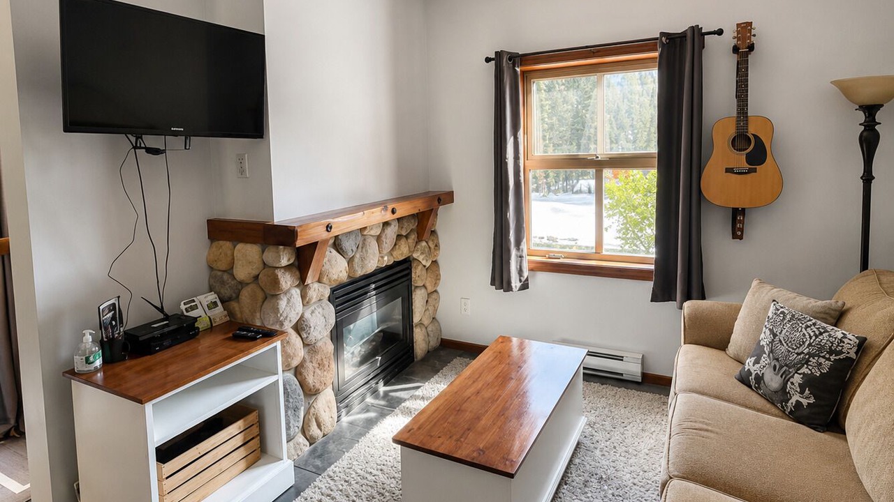 Photo of Livingroom in Sun Peaks