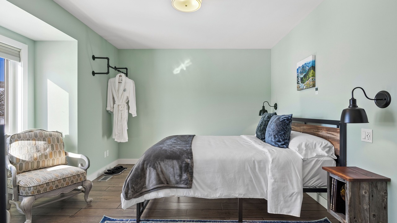 Photo of Bedroom in Foothills County