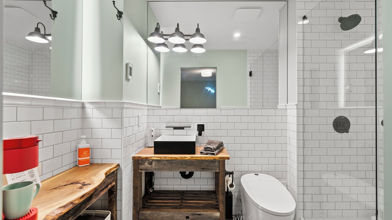 Photo of Bathroom in Foothills County