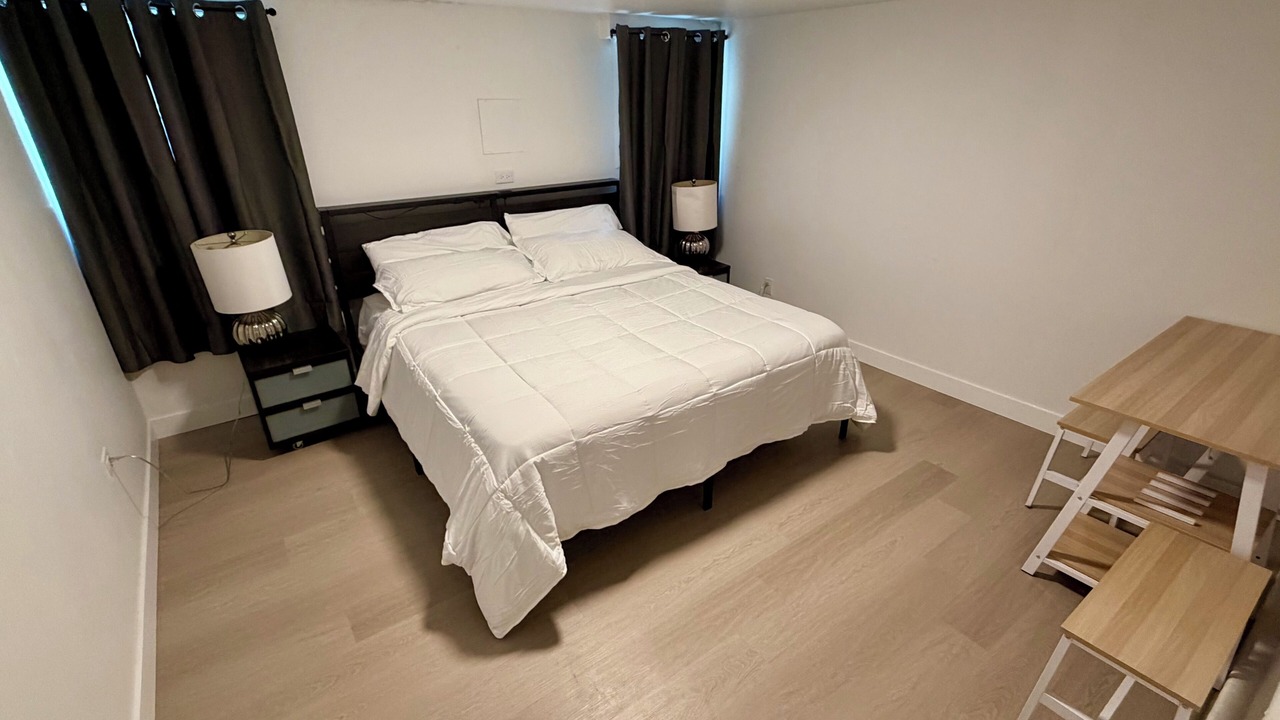 Photo of Bedroom in Renfrew-Collingwood
