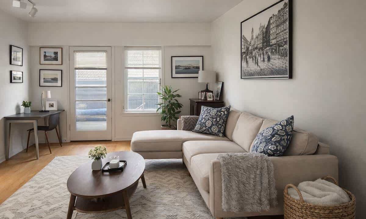 Photo of Livingroom in Kerrisdale