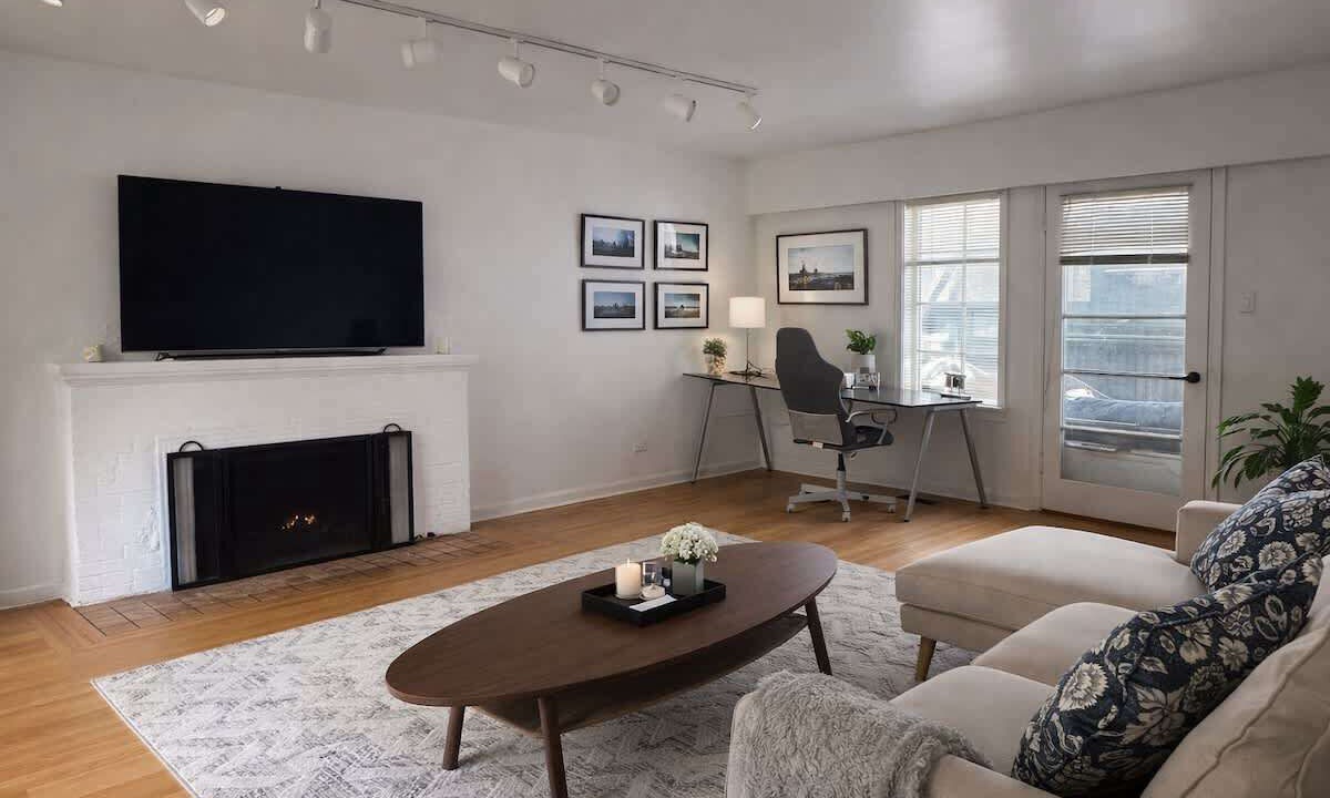 Photo of Livingroom in Kerrisdale