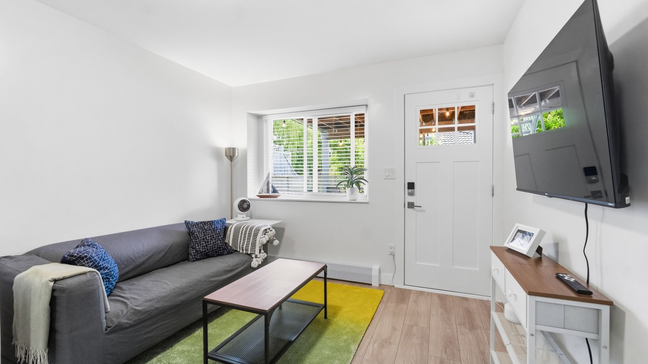 Photo of Livingroom in Riley Park