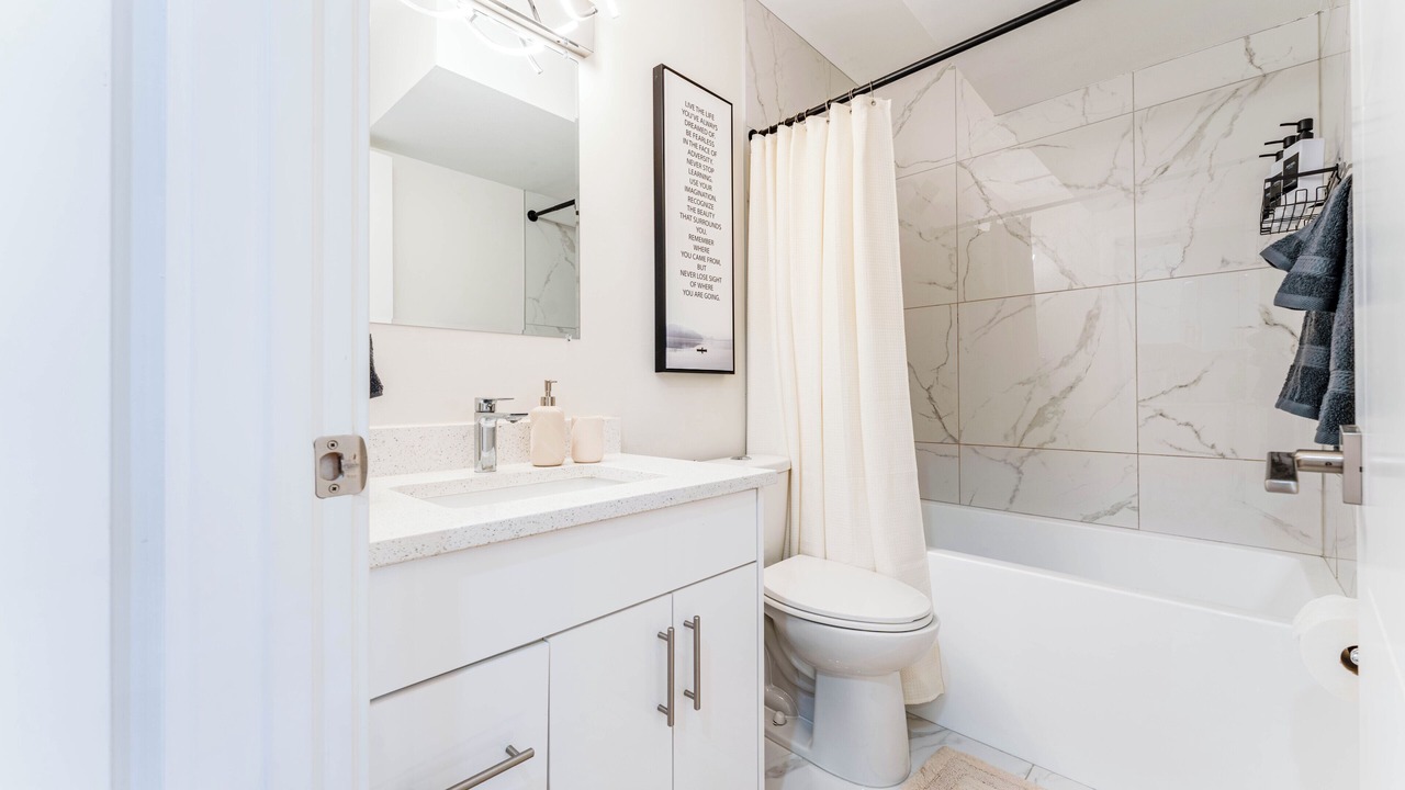Photo of Bathroom in Forest Lawn
