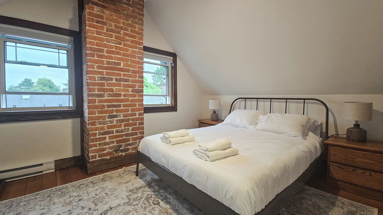 Photo of Bedroom in Downtown Eastside