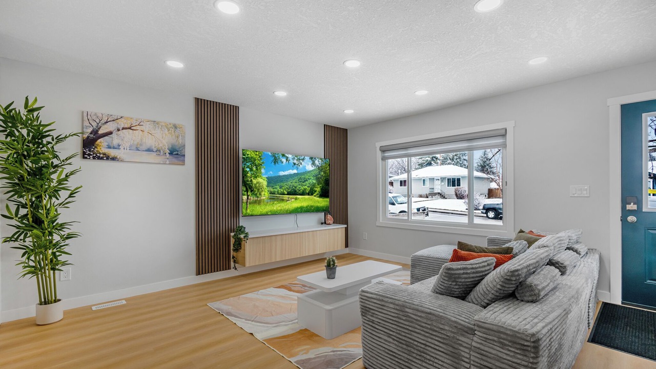 Photo of Livingroom in Northwest Calgary