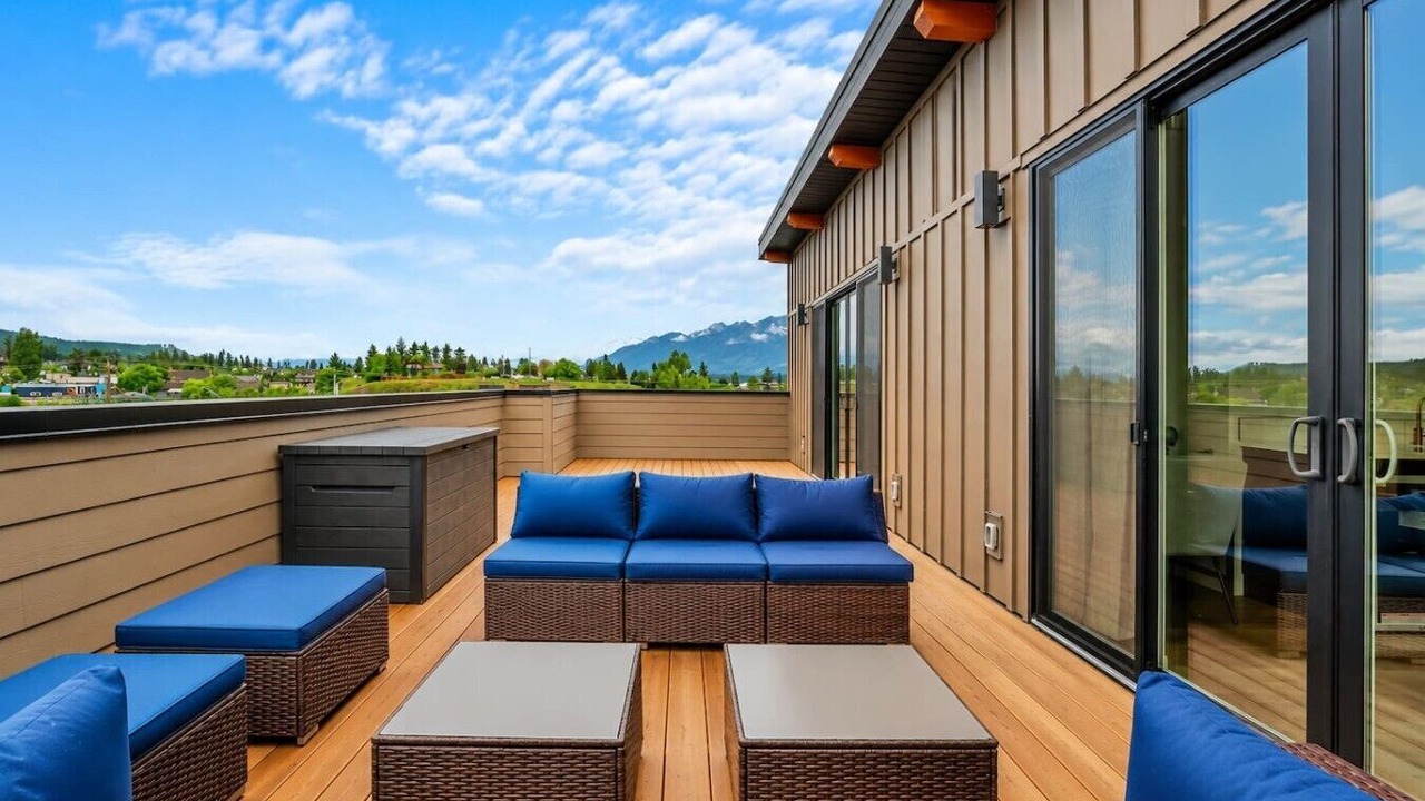 Photo of Patio Balcony in East Kootenay