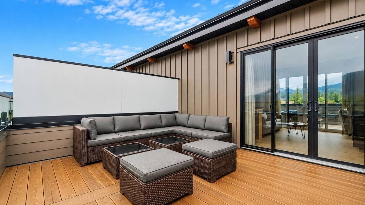 Photo of Patio Balcony in East Kootenay