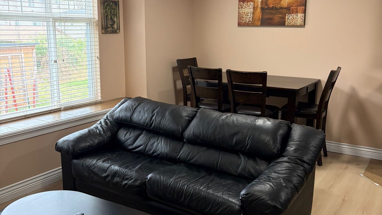 Photo of Livingroom in Queensborough