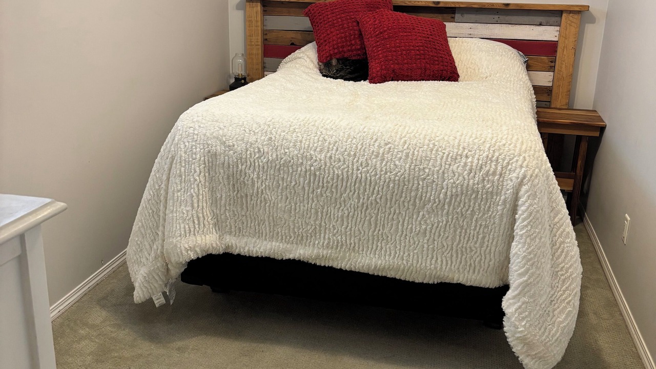 Photo of Bedroom in Salmon Arm